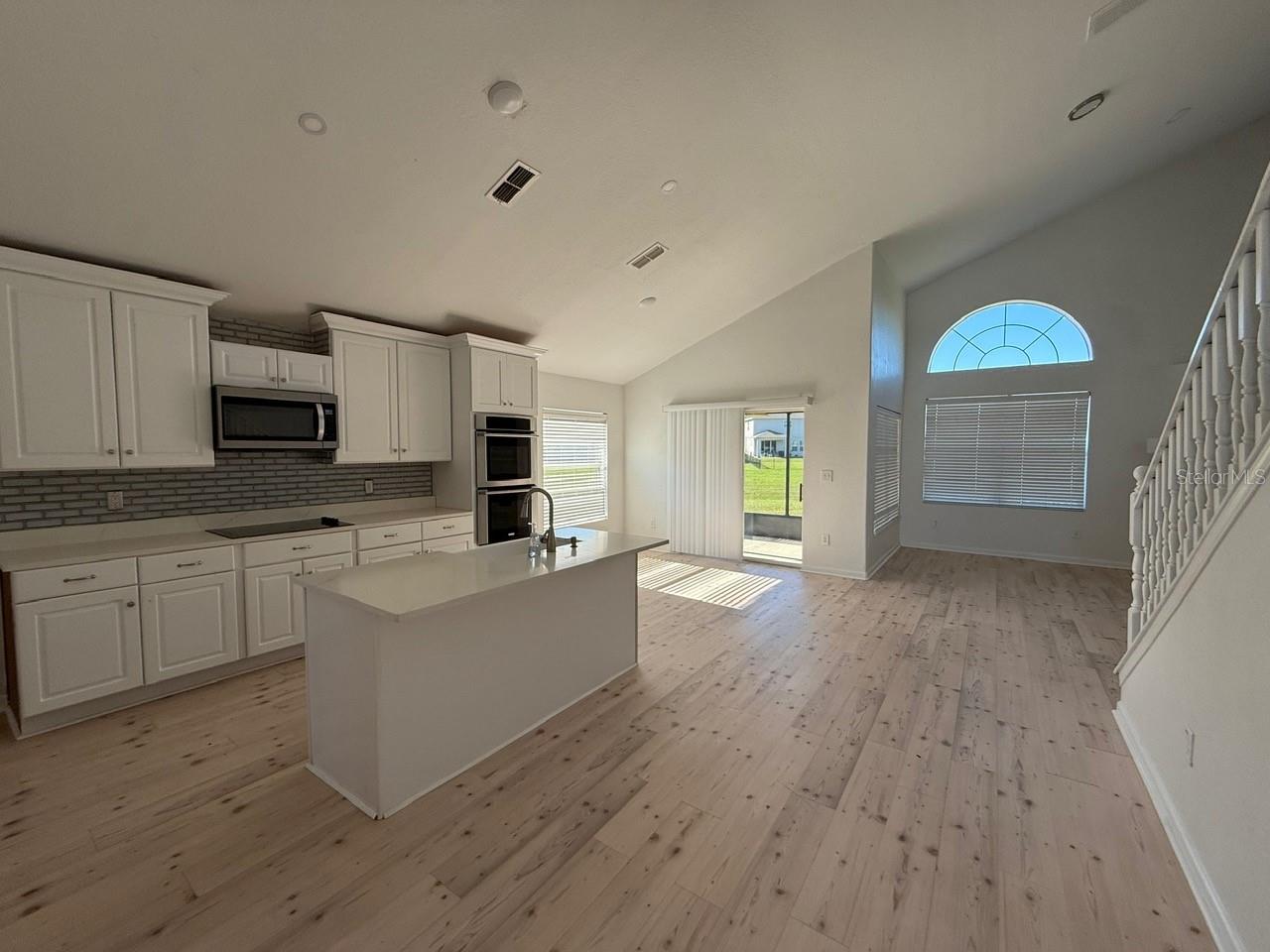 Image 4 of 17 For 6048 49th Avenue