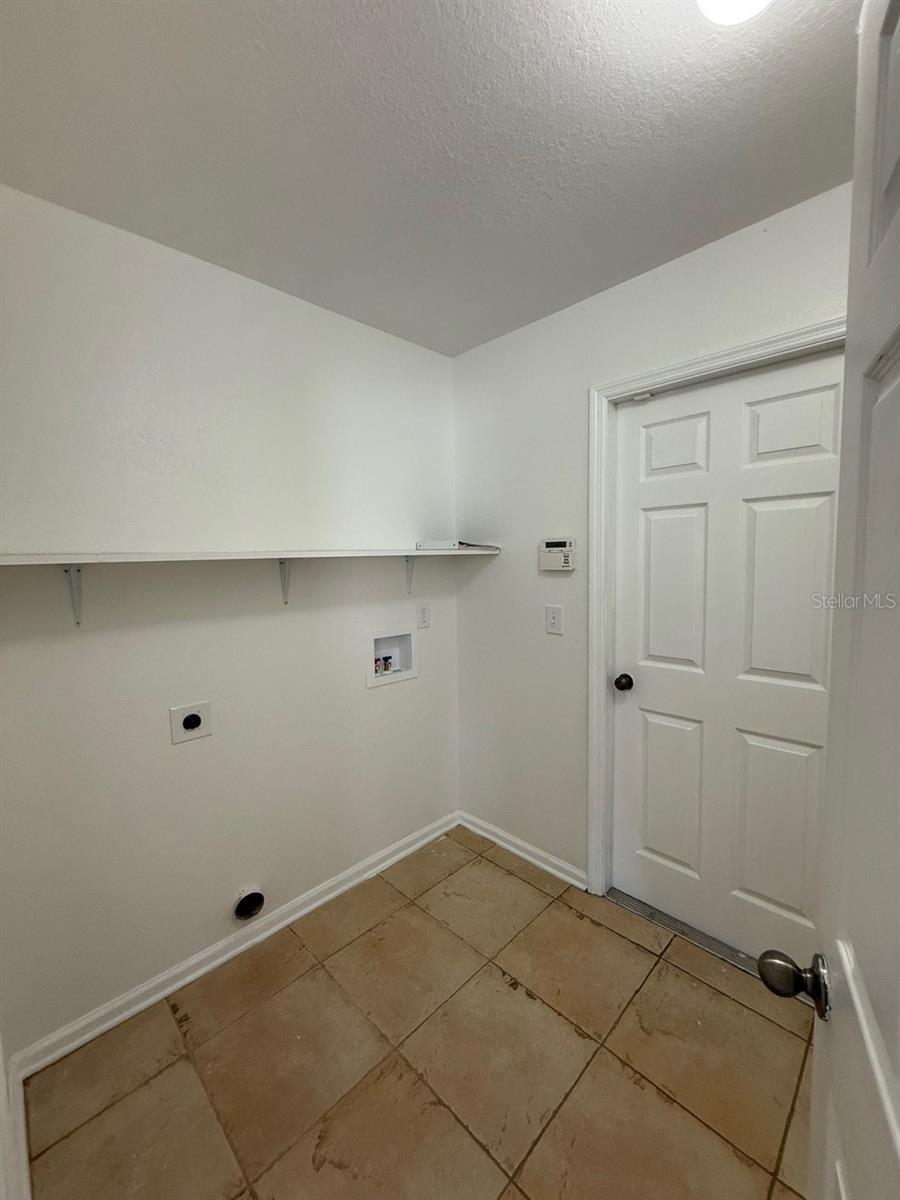 Image 7 of 17 For 6048 49th Avenue