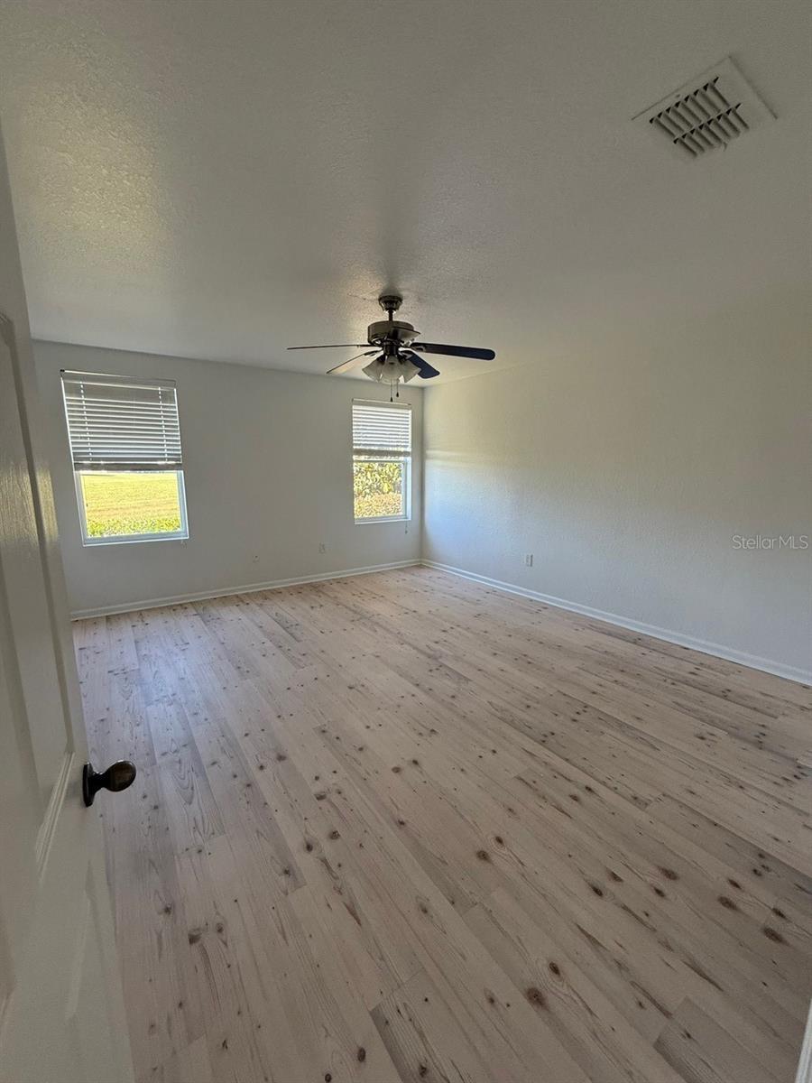 Image 9 of 17 For 6048 49th Avenue