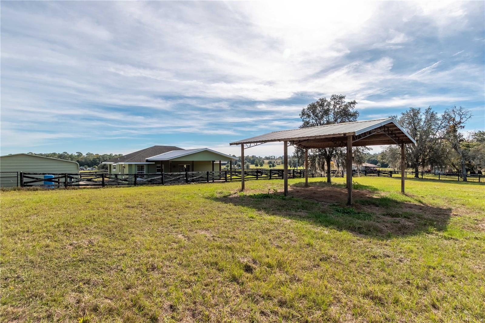 Image 26 of 46 For 6550 143rd Court