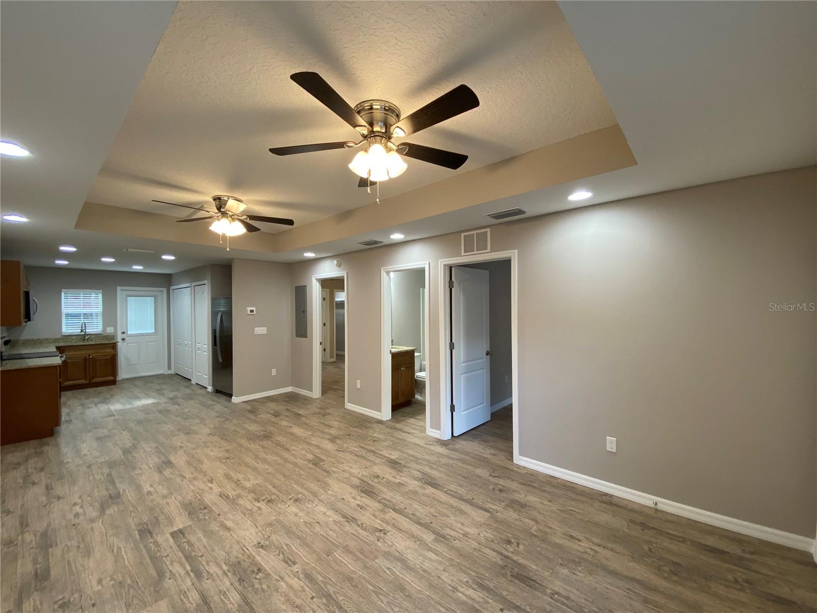 Listing photo id 10 for 8950 Mendoza Way