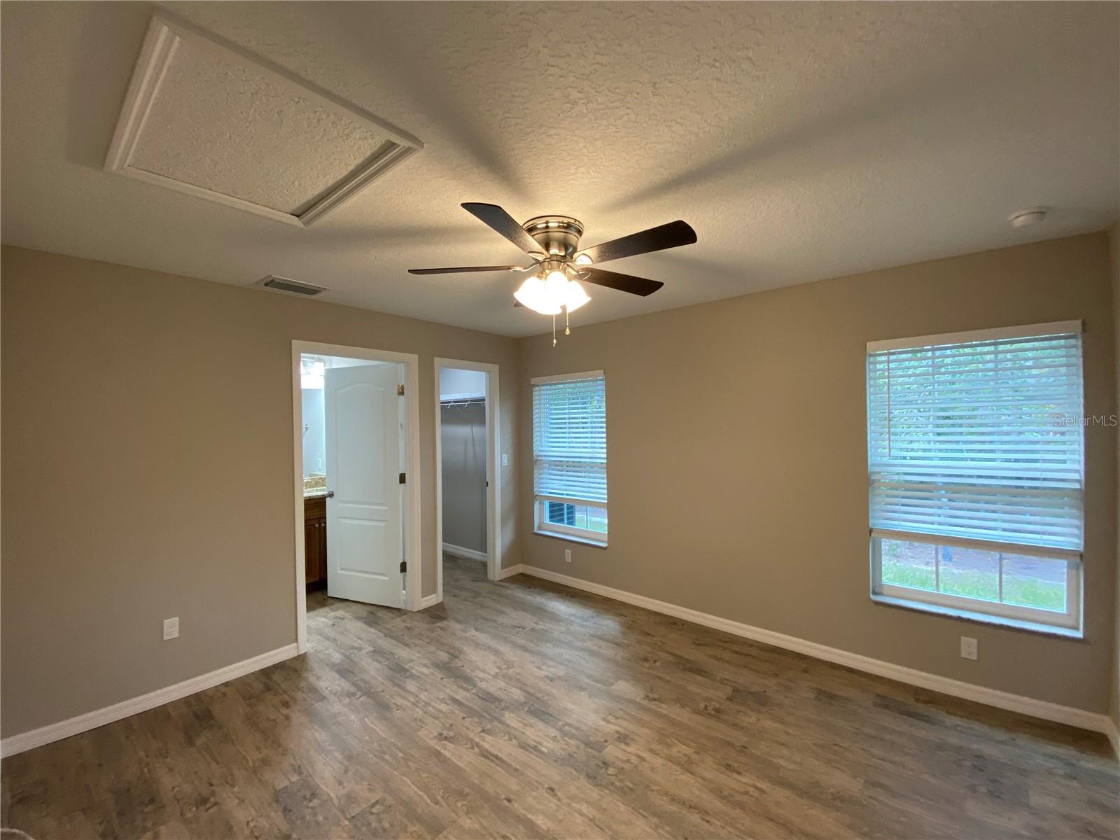 Listing photo id 22 for 8950 Mendoza Way