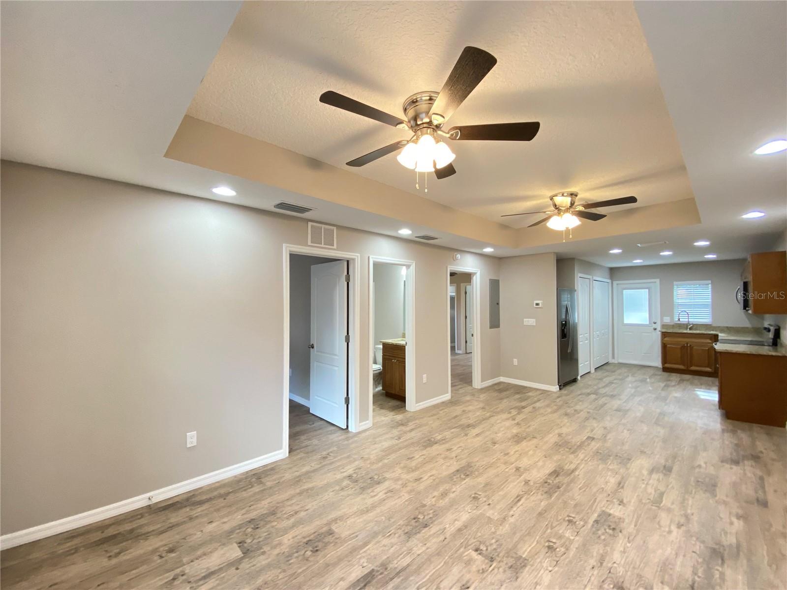 Listing photo id 5 for 8950 Mendoza Way