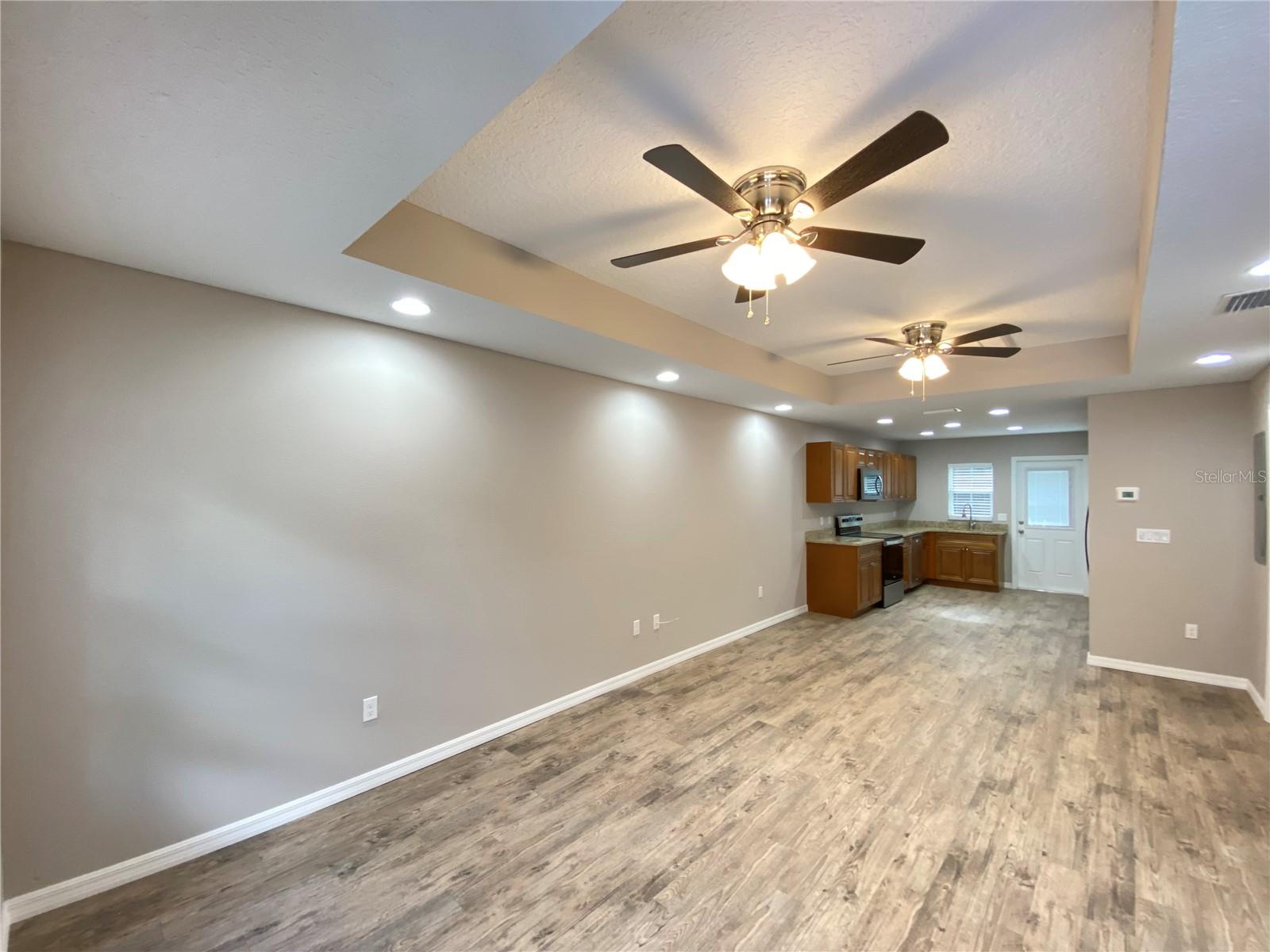 Listing photo id 6 for 8950 Mendoza Way