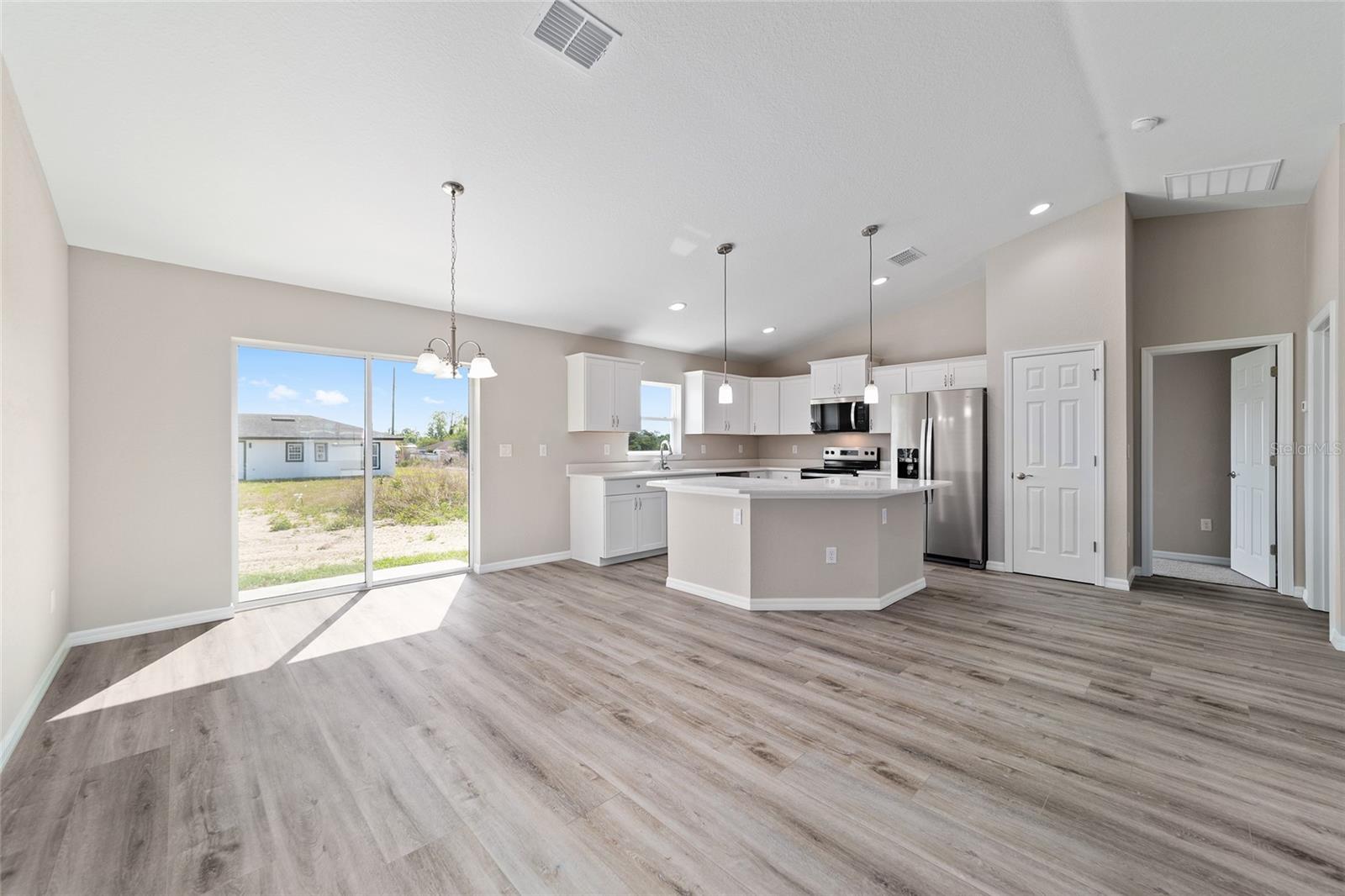 Image 6 of 20 For 7830 Jamaica Drive