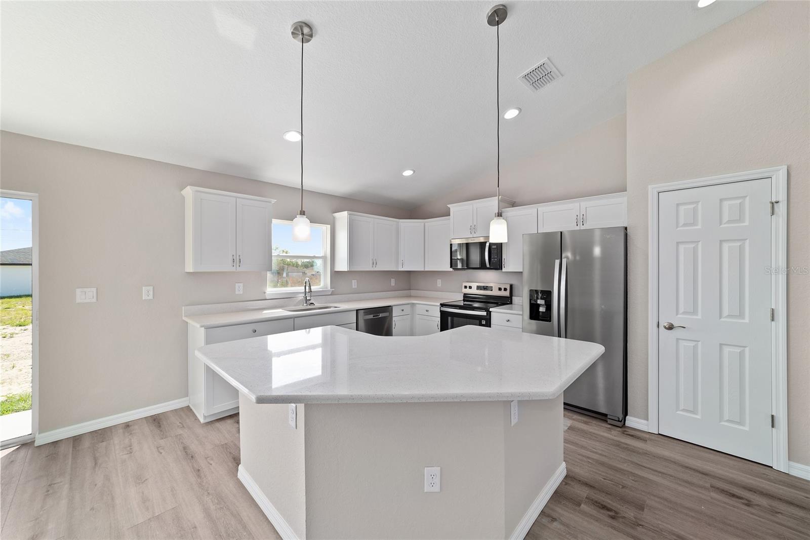 Image 8 of 20 For 7830 Jamaica Drive