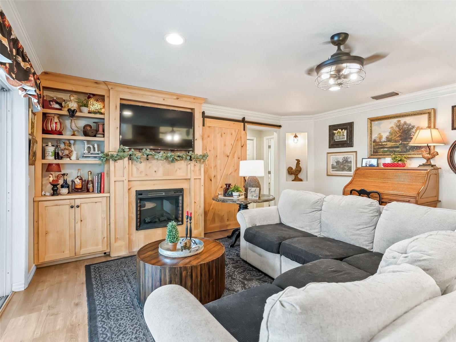 Image 10 of 31 For 601 36th Lane