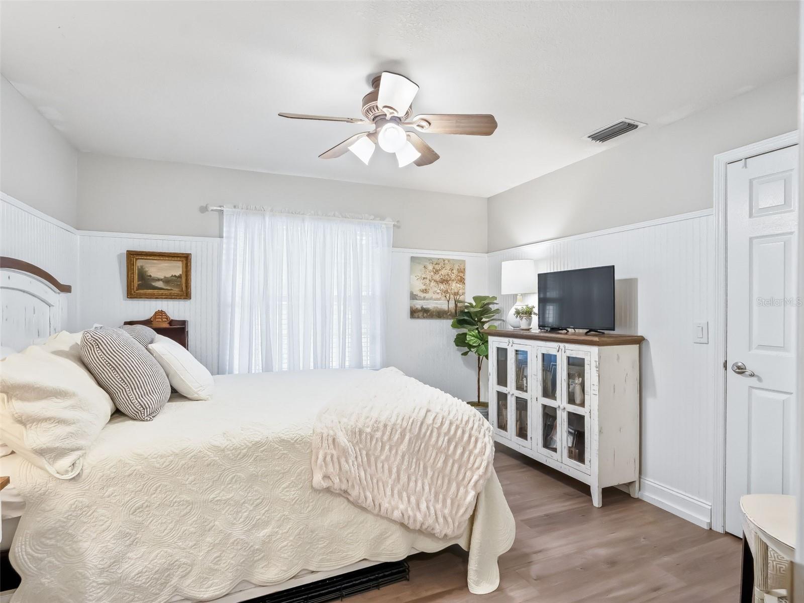 Image 13 of 31 For 601 36th Lane