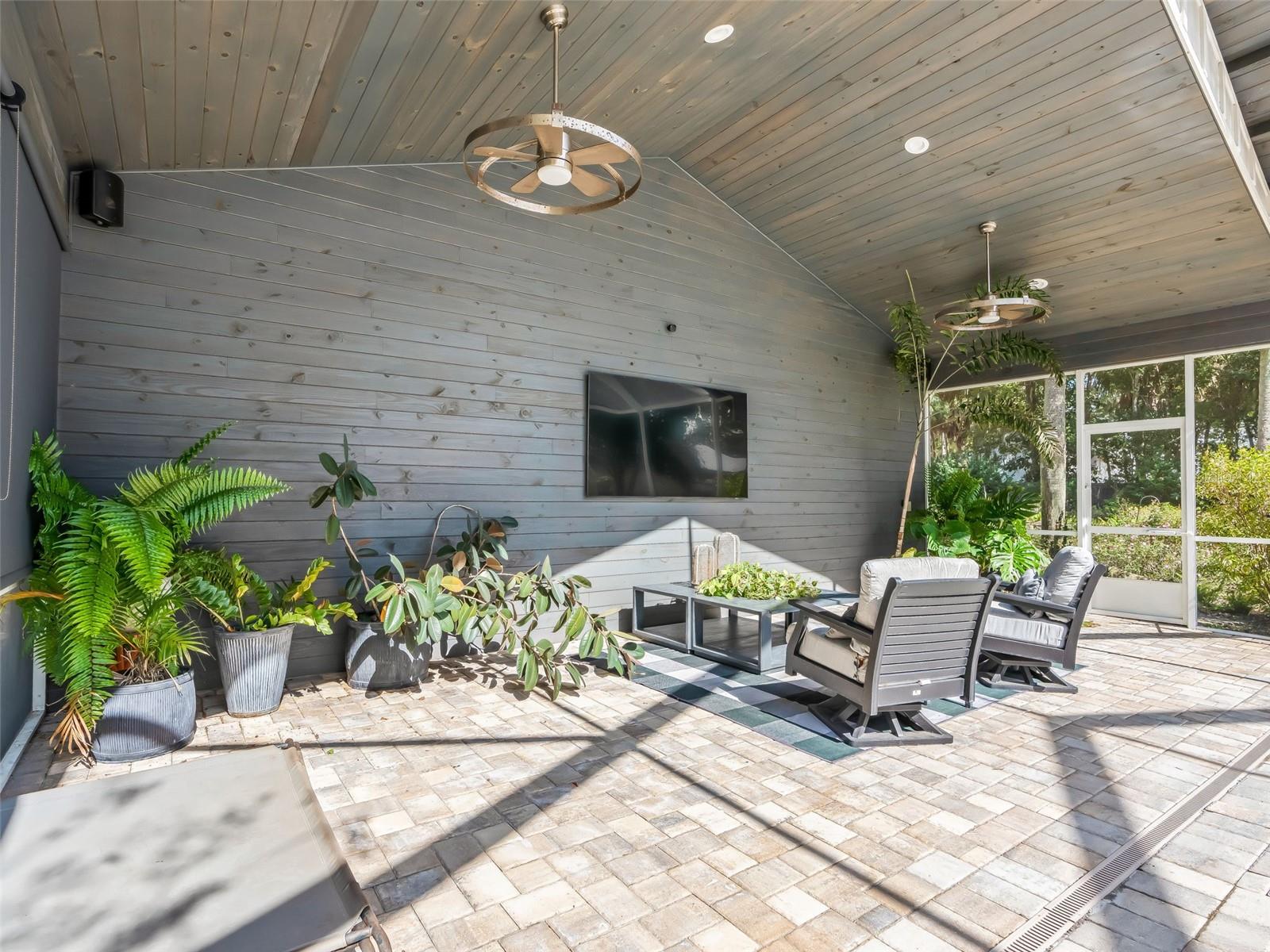 Image 21 of 31 For 601 36th Lane