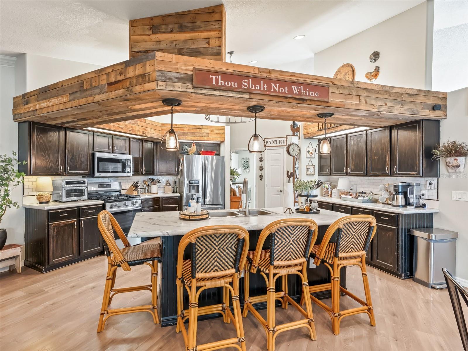 Image 8 of 31 For 601 36th Lane