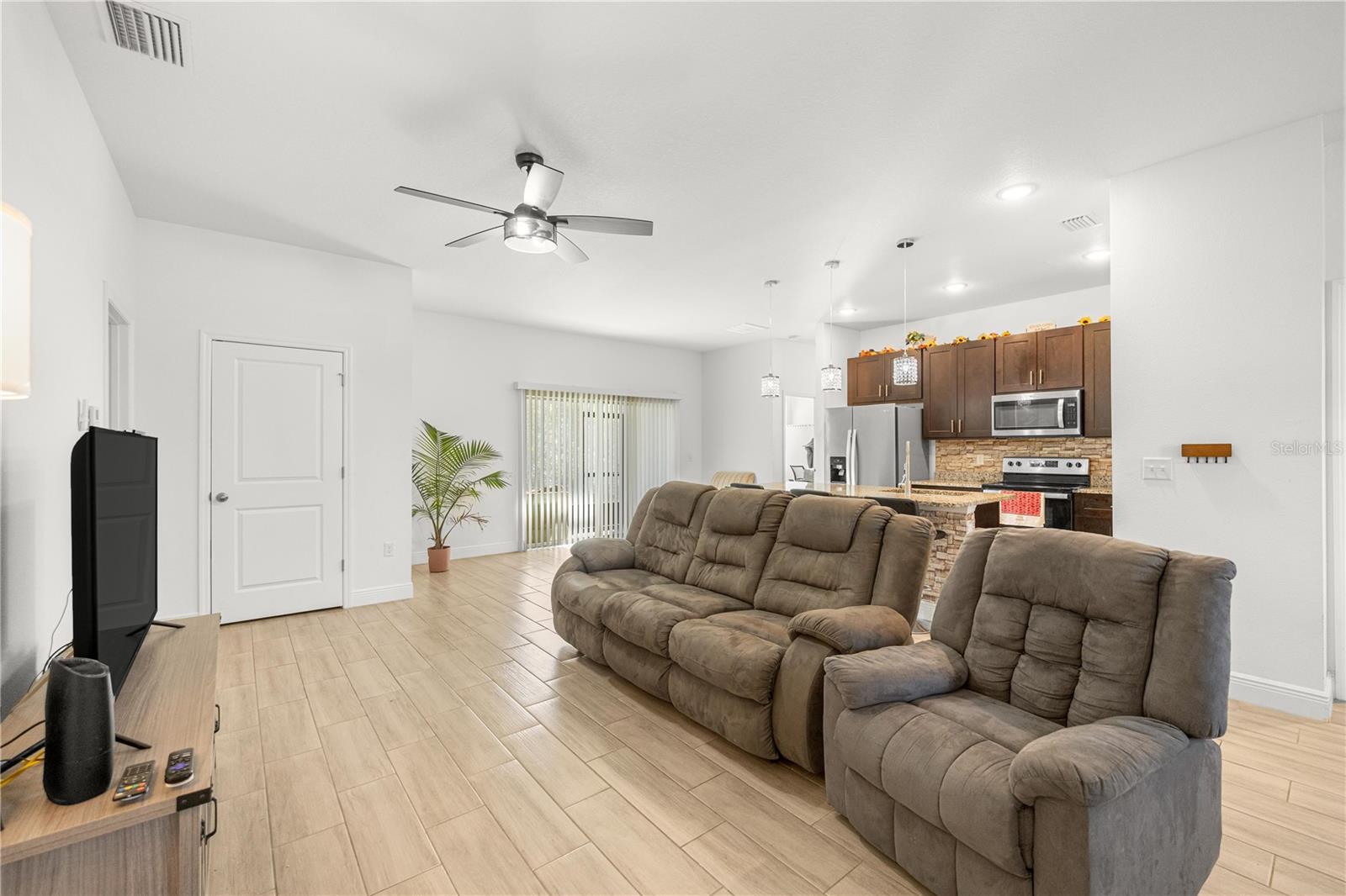 Image 5 of 28 For 16271 48th Circle