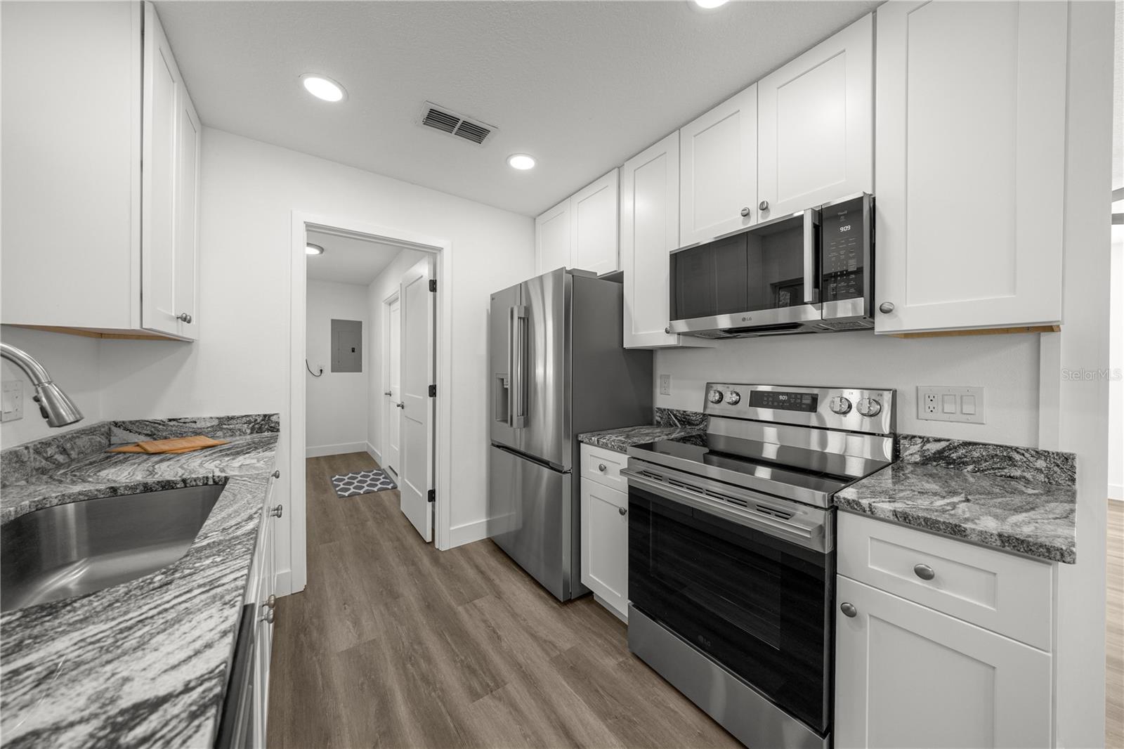 Image 8 of 28 For 11264 77th Court