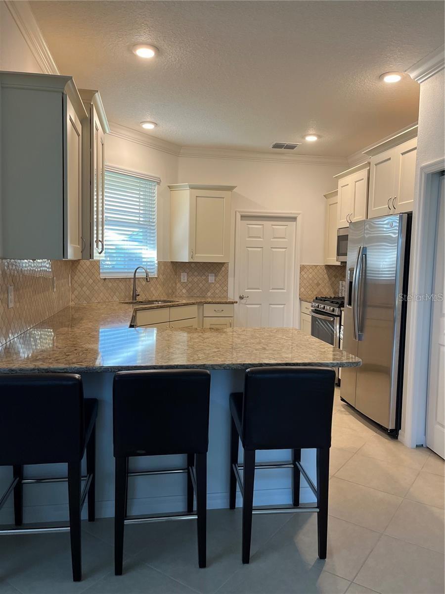 Image 2 of 8 For 9884 99th Loop