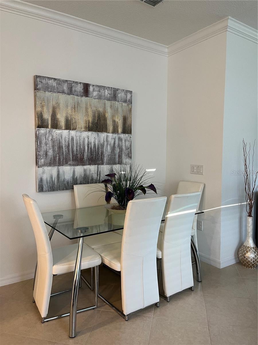 Image 3 of 8 For 9884 99th Loop