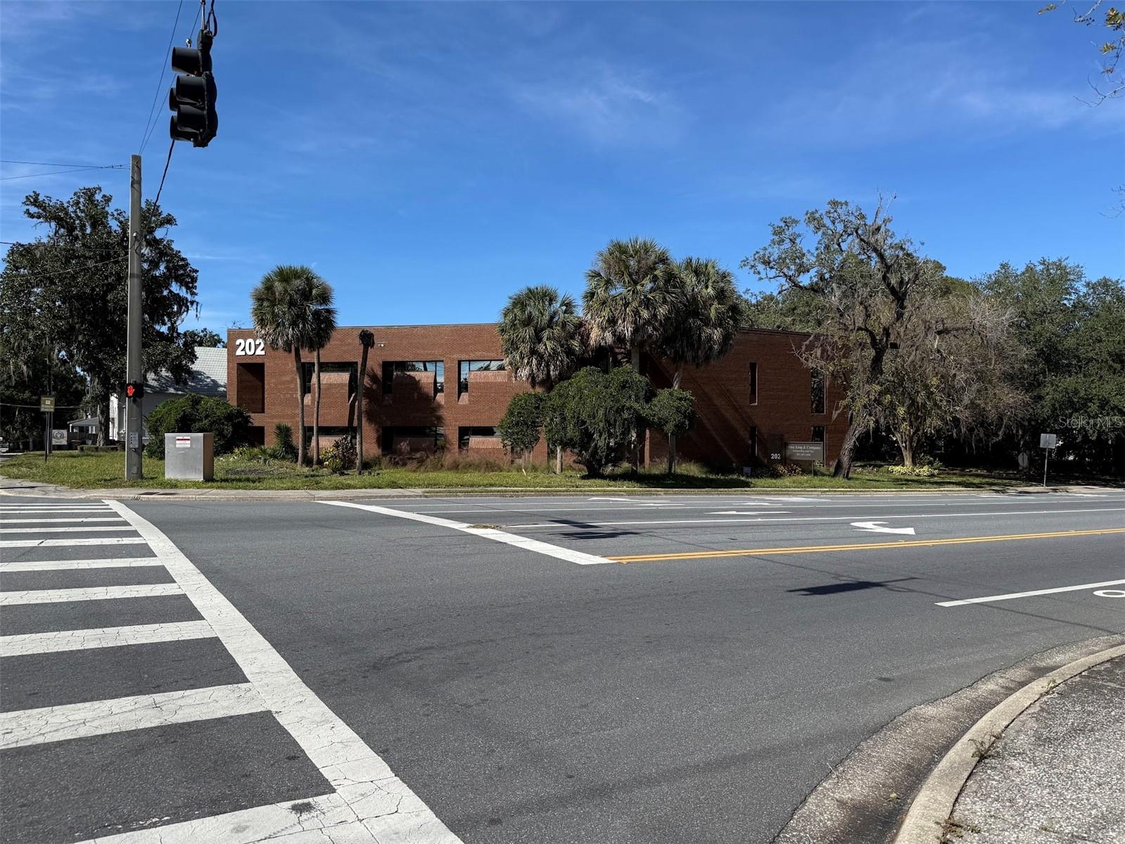 Image 13 of 21 For 202 8th Avenue