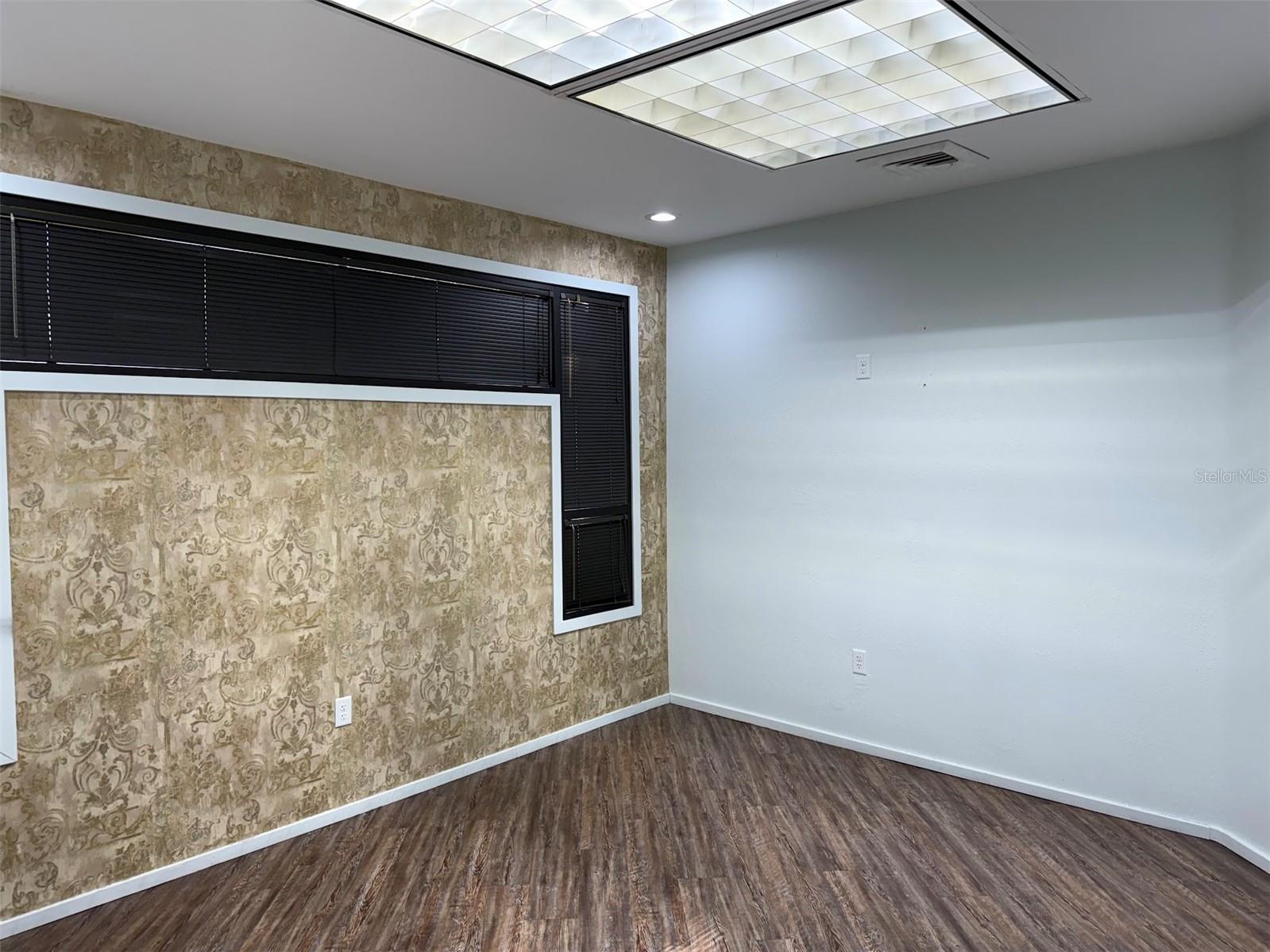 Image 18 of 21 For 202 8th Avenue