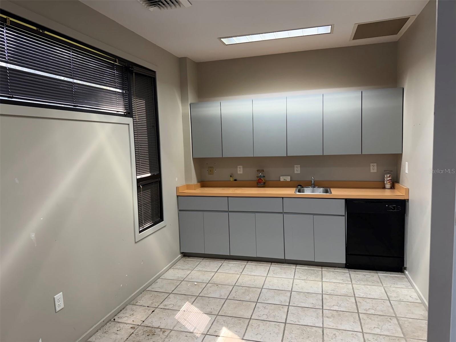 Image 20 of 21 For 202 8th Avenue