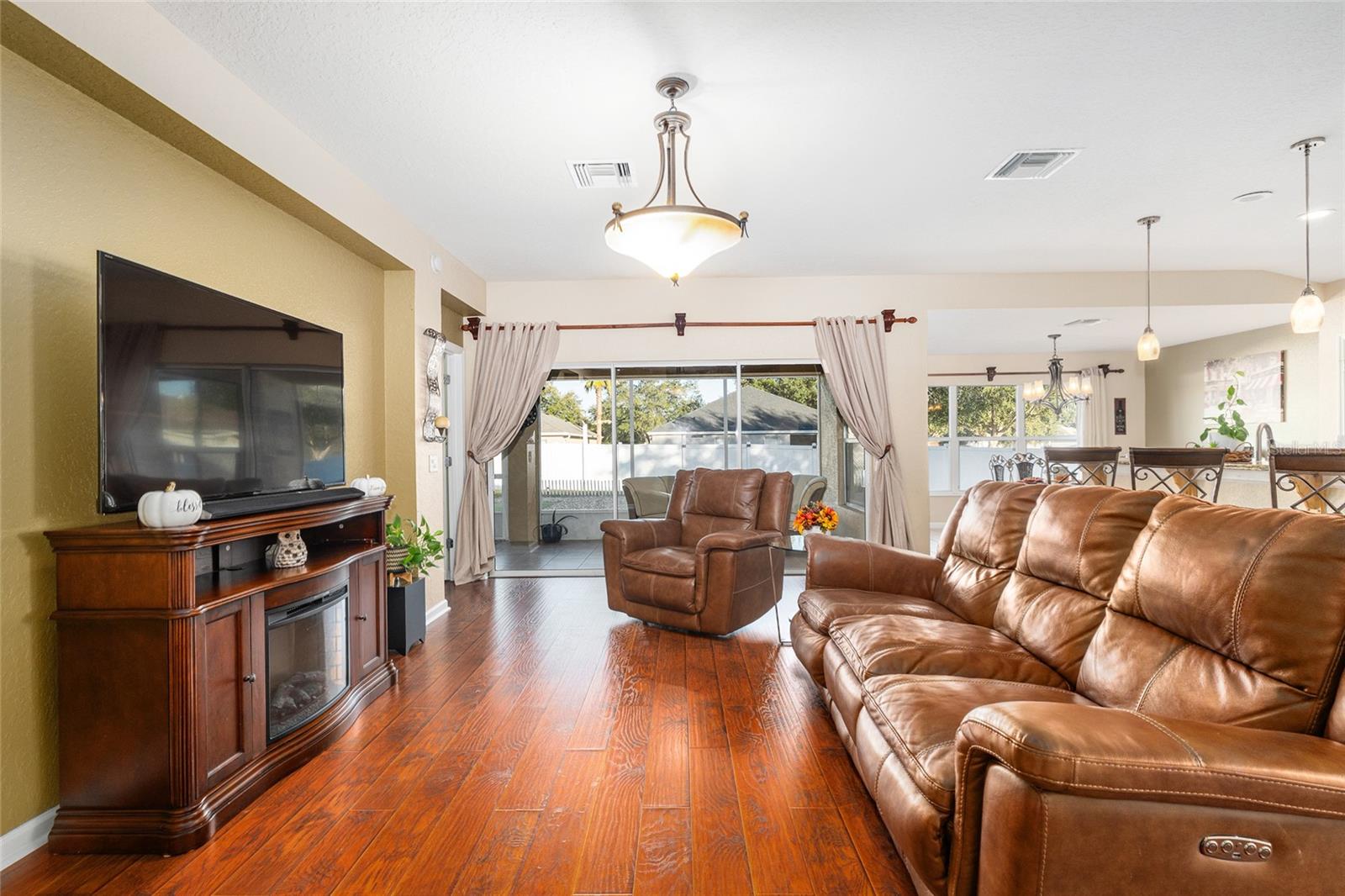 Image 15 of 73 For 4317 57th Avenue