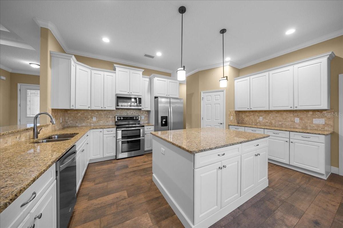 Image 7 of 64 For 2087 Annapolis Avenue