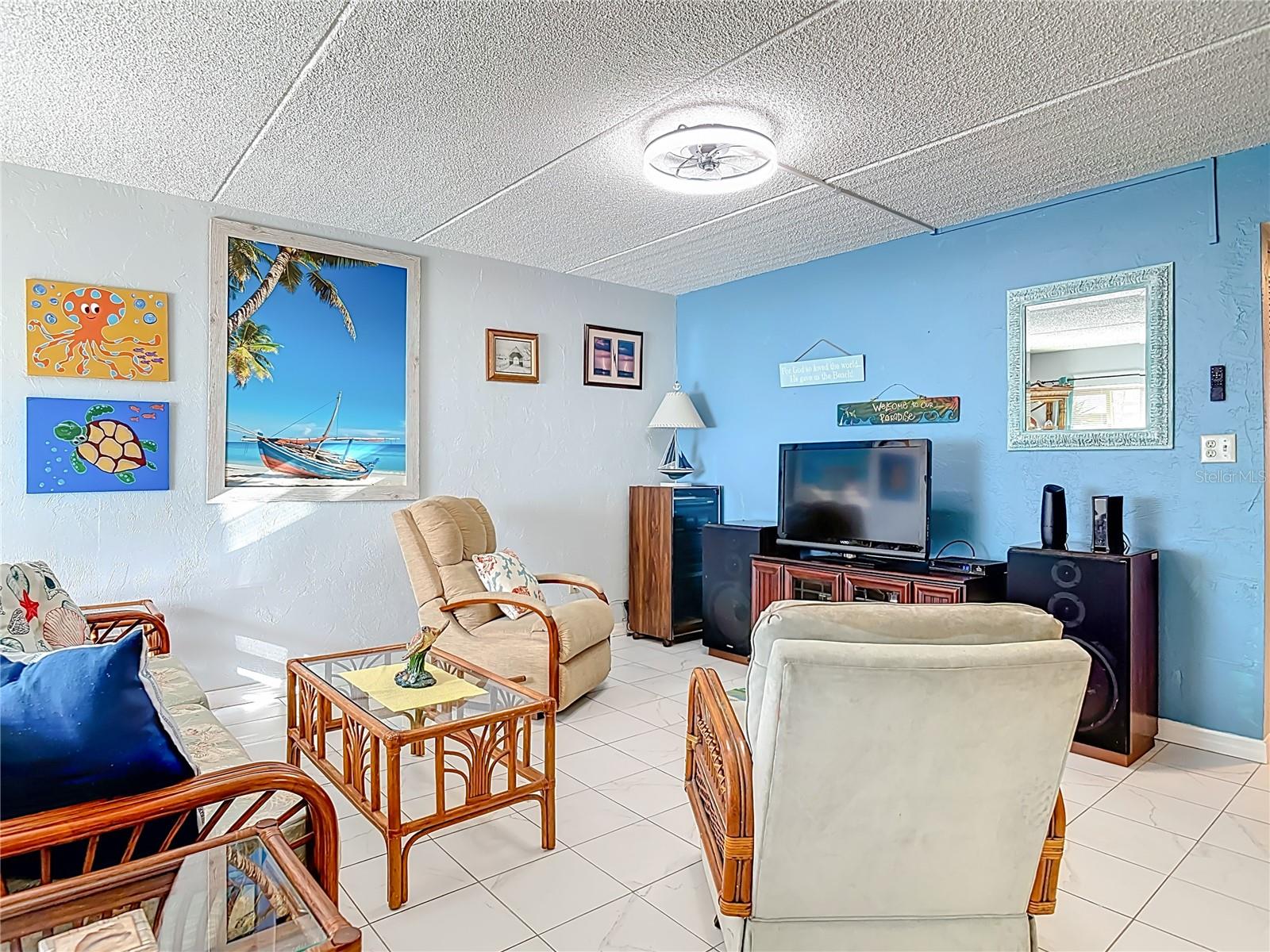 Image 11 of 35 For 400 Oakridge Boulevard 21