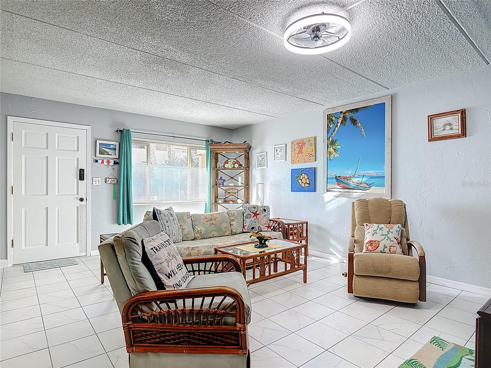 Image 13 of 35 For 400 Oakridge Boulevard 21