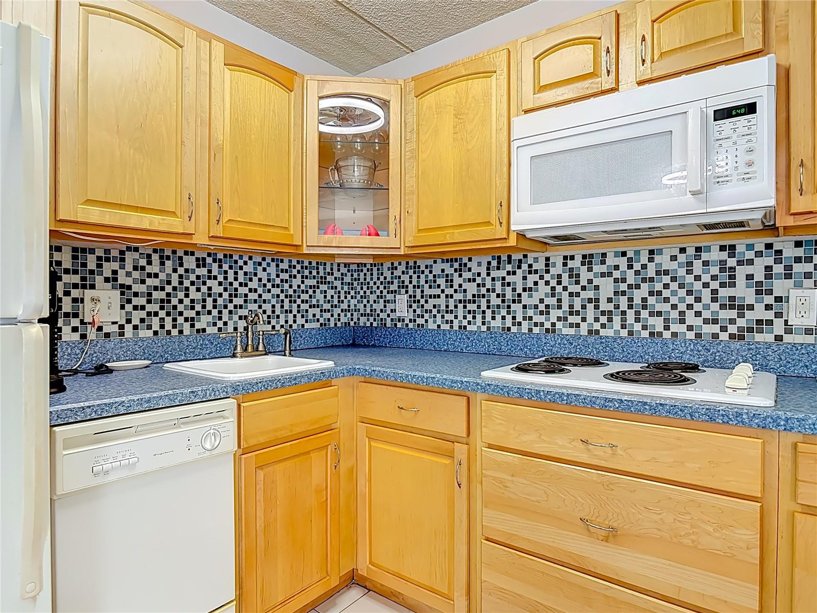 Image 21 of 35 For 400 Oakridge Boulevard 21