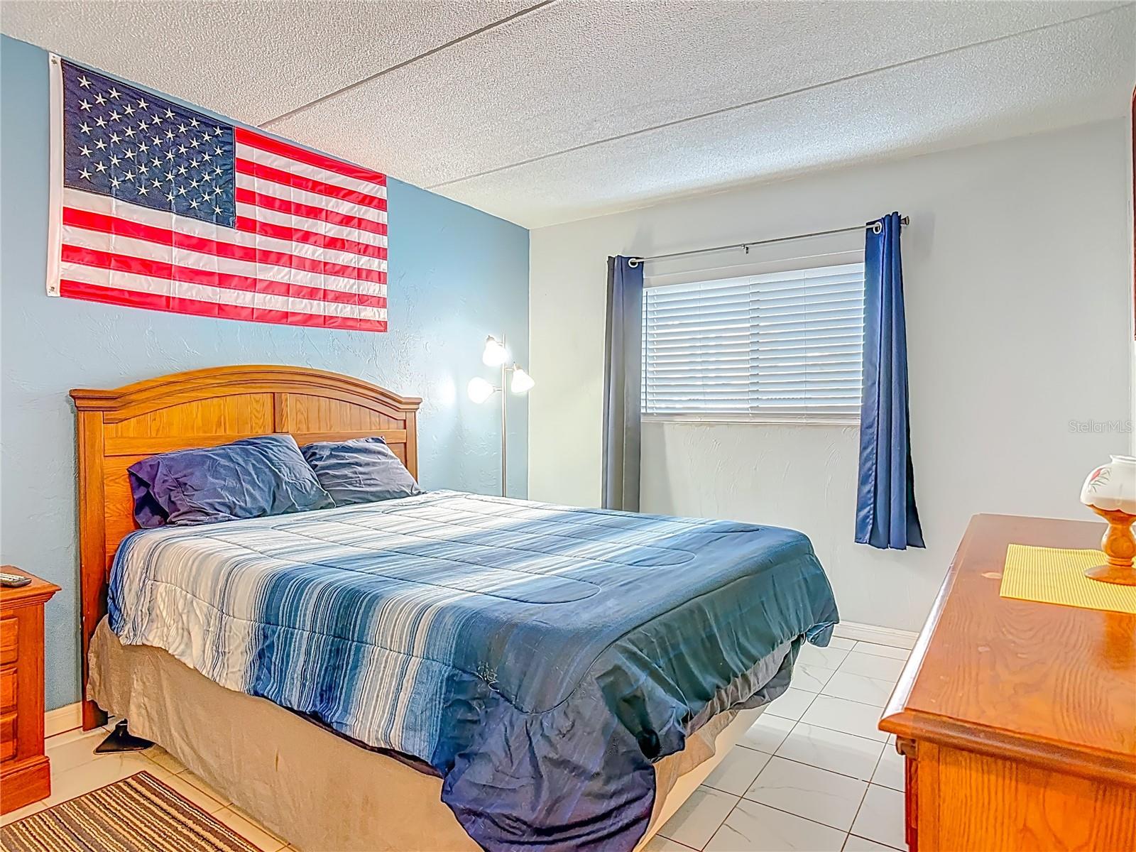 Image 24 of 35 For 400 Oakridge Boulevard 21