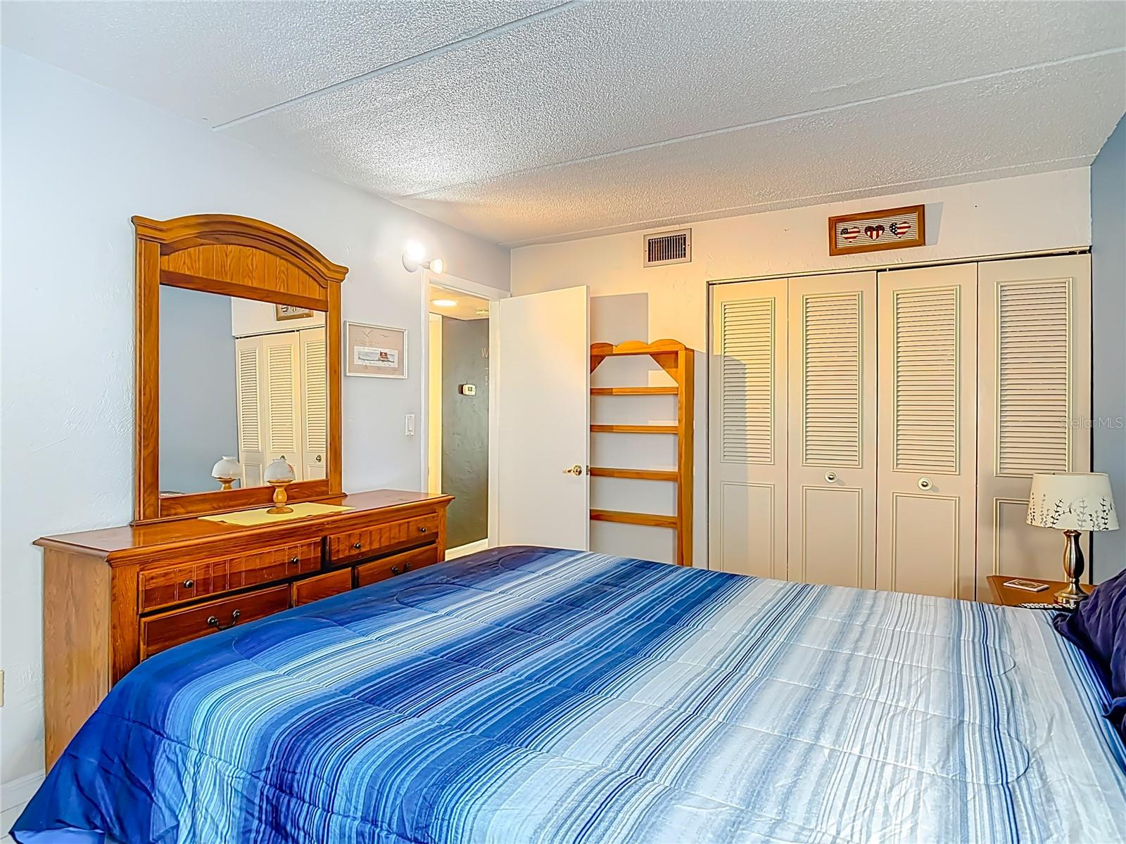 Image 26 of 35 For 400 Oakridge Boulevard 21