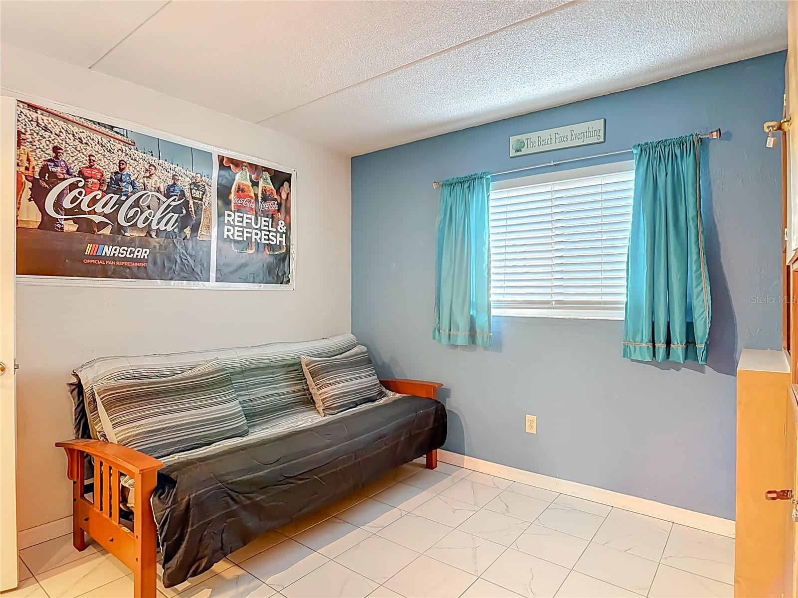 Image 30 of 35 For 400 Oakridge Boulevard 21