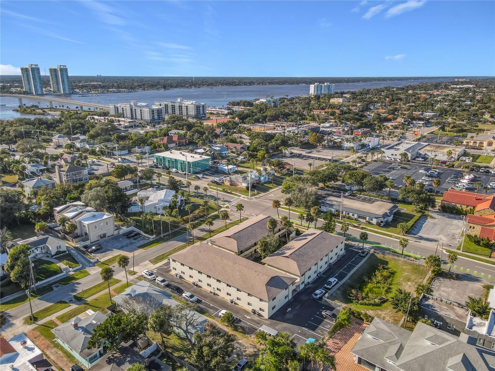 Image 34 of 35 For 400 Oakridge Boulevard 21