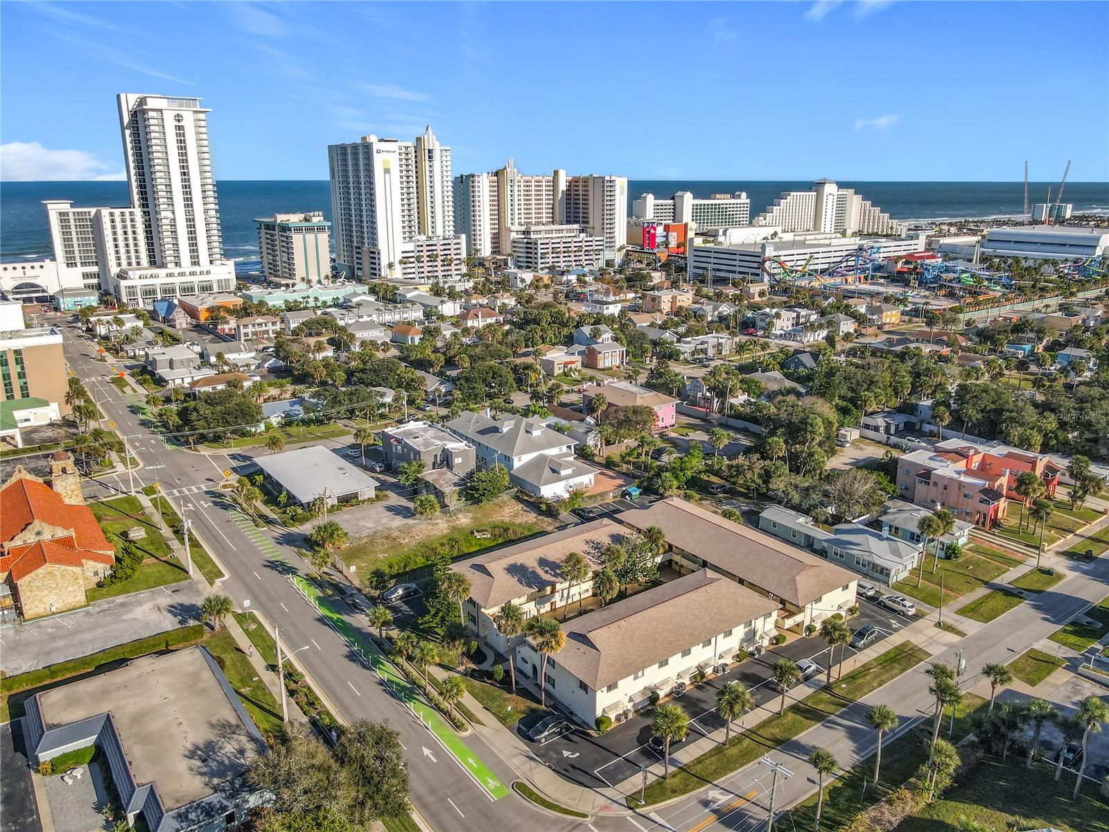 Image 4 of 35 For 400 Oakridge Boulevard 21