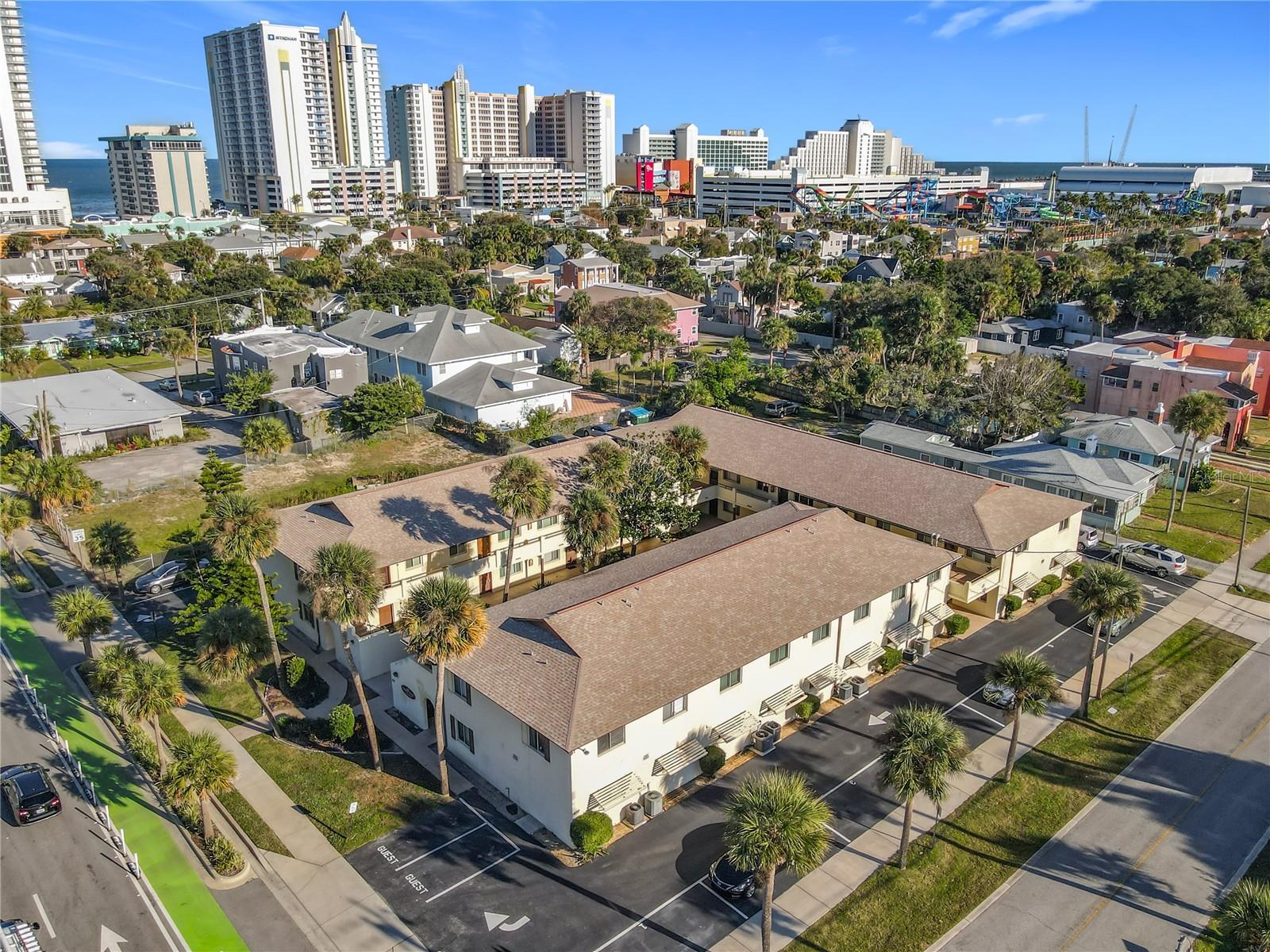 Image 5 of 35 For 400 Oakridge Boulevard 21