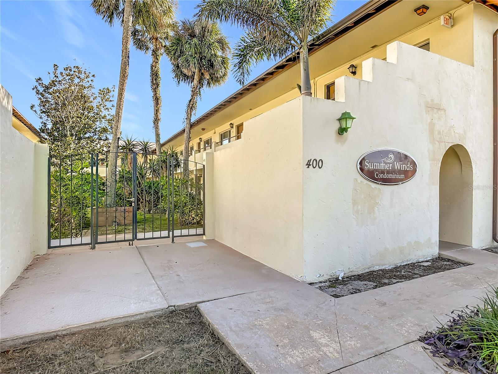 Image 8 of 35 For 400 Oakridge Boulevard 21