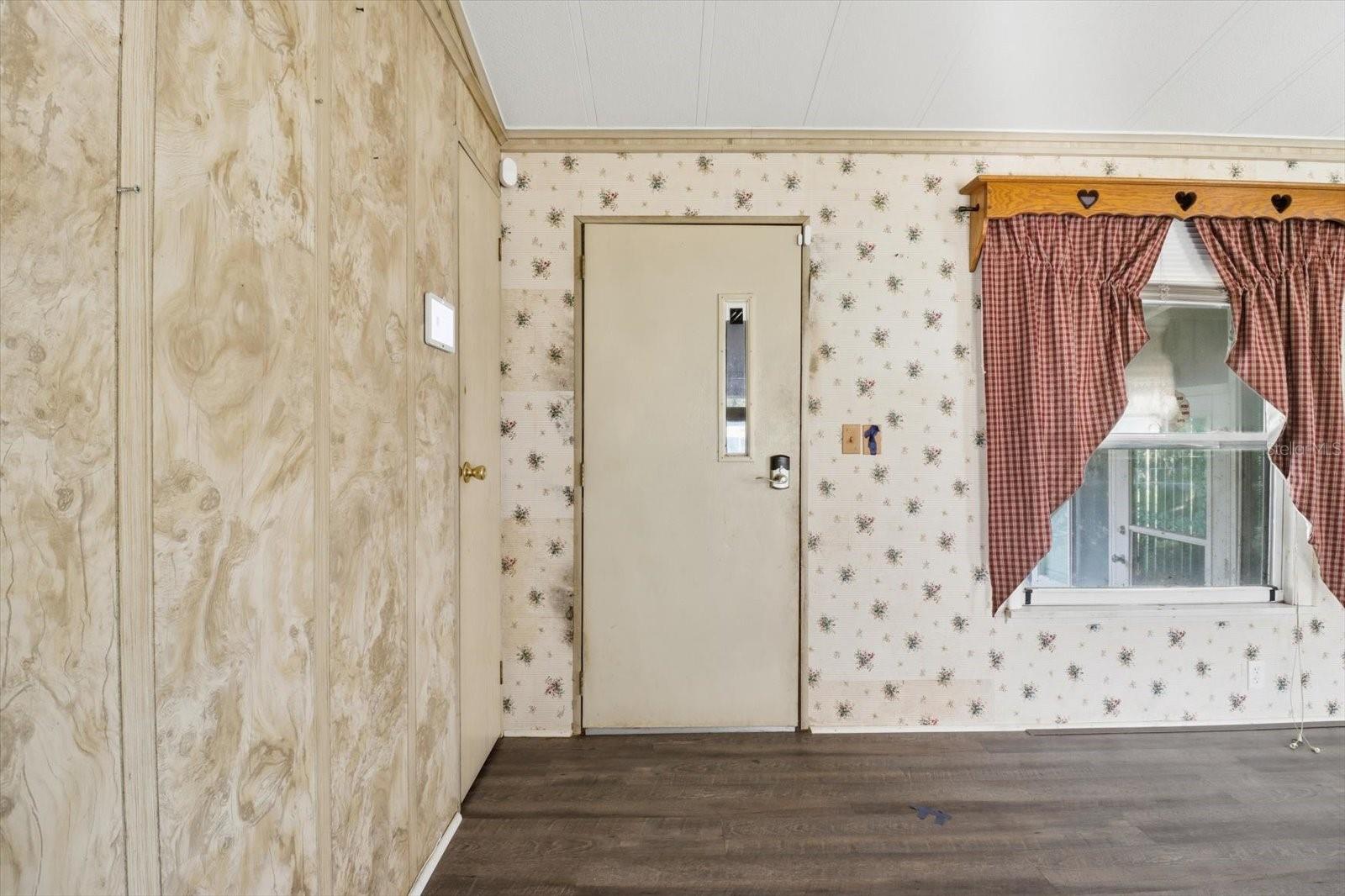 Image 10 of 41 For 939 Crystal Crest Terrace