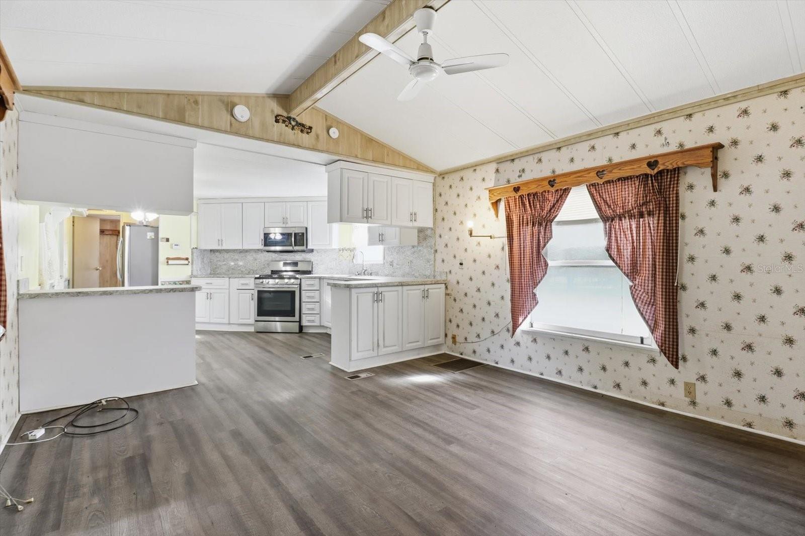 Image 11 of 41 For 939 Crystal Crest Terrace