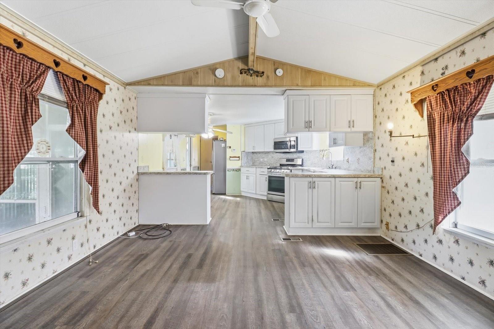 Image 12 of 41 For 939 Crystal Crest Terrace