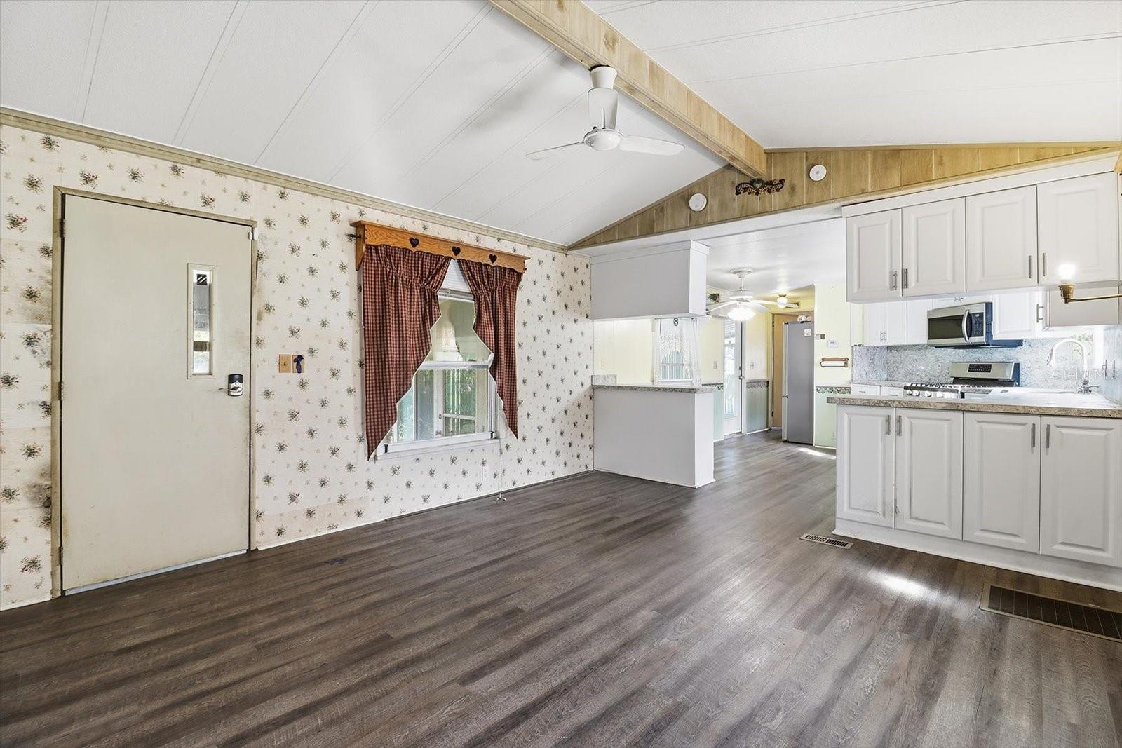 Image 15 of 41 For 939 Crystal Crest Terrace