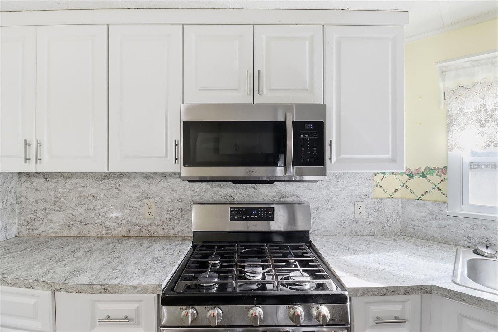 Image 18 of 41 For 939 Crystal Crest Terrace