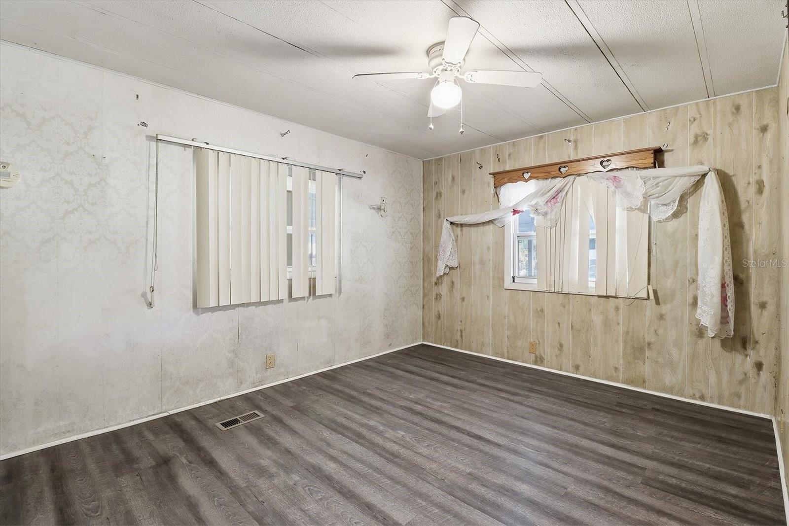 Image 21 of 41 For 939 Crystal Crest Terrace