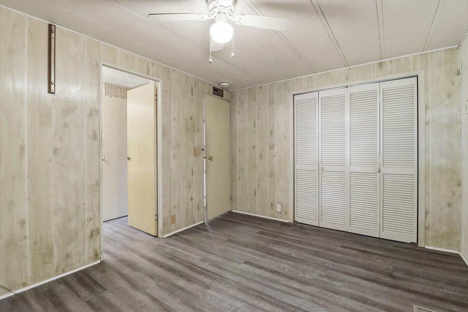 Image 22 of 41 For 939 Crystal Crest Terrace