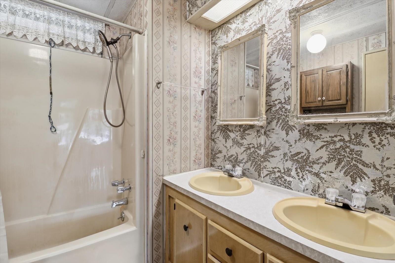 Image 24 of 41 For 939 Crystal Crest Terrace