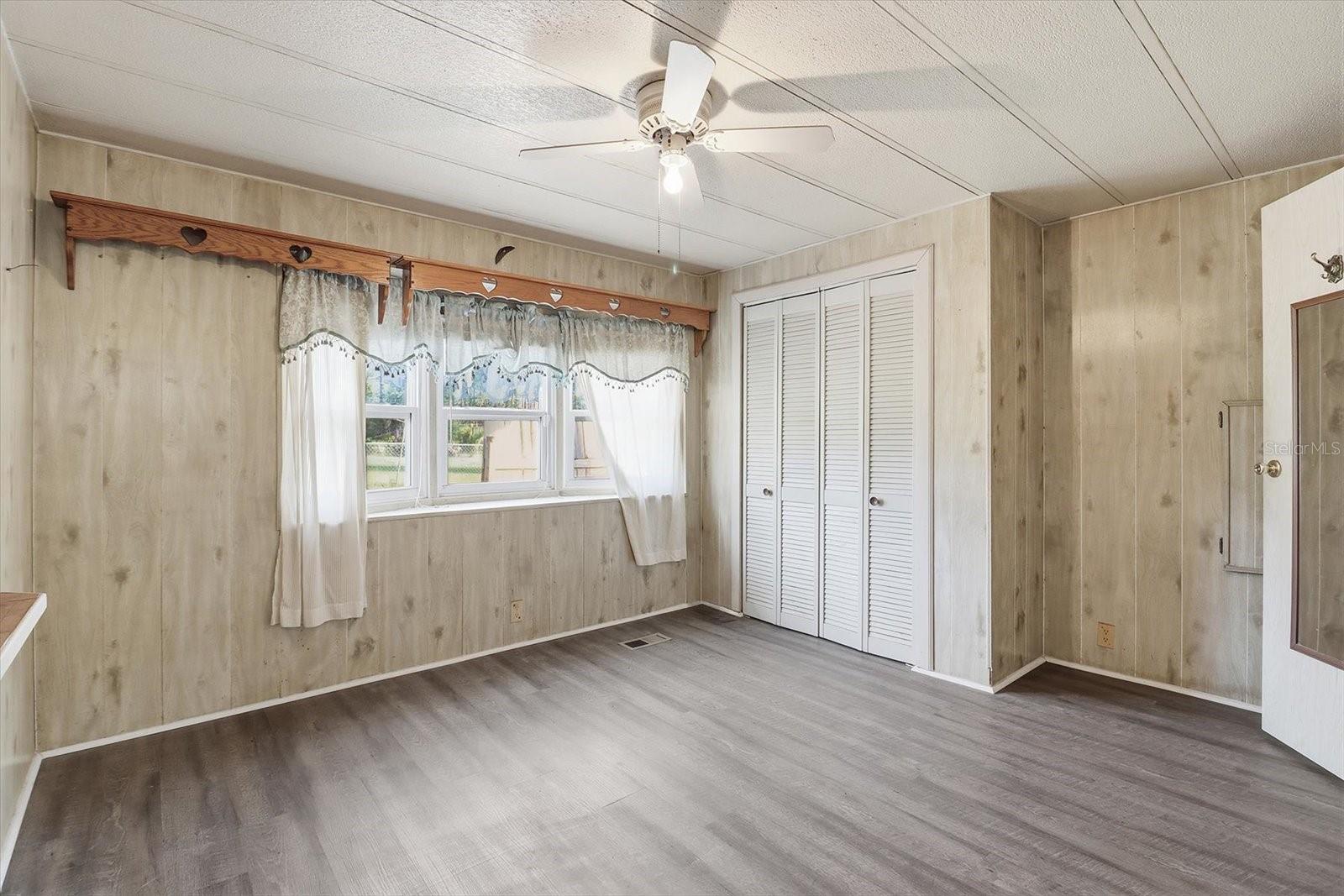 Image 25 of 41 For 939 Crystal Crest Terrace