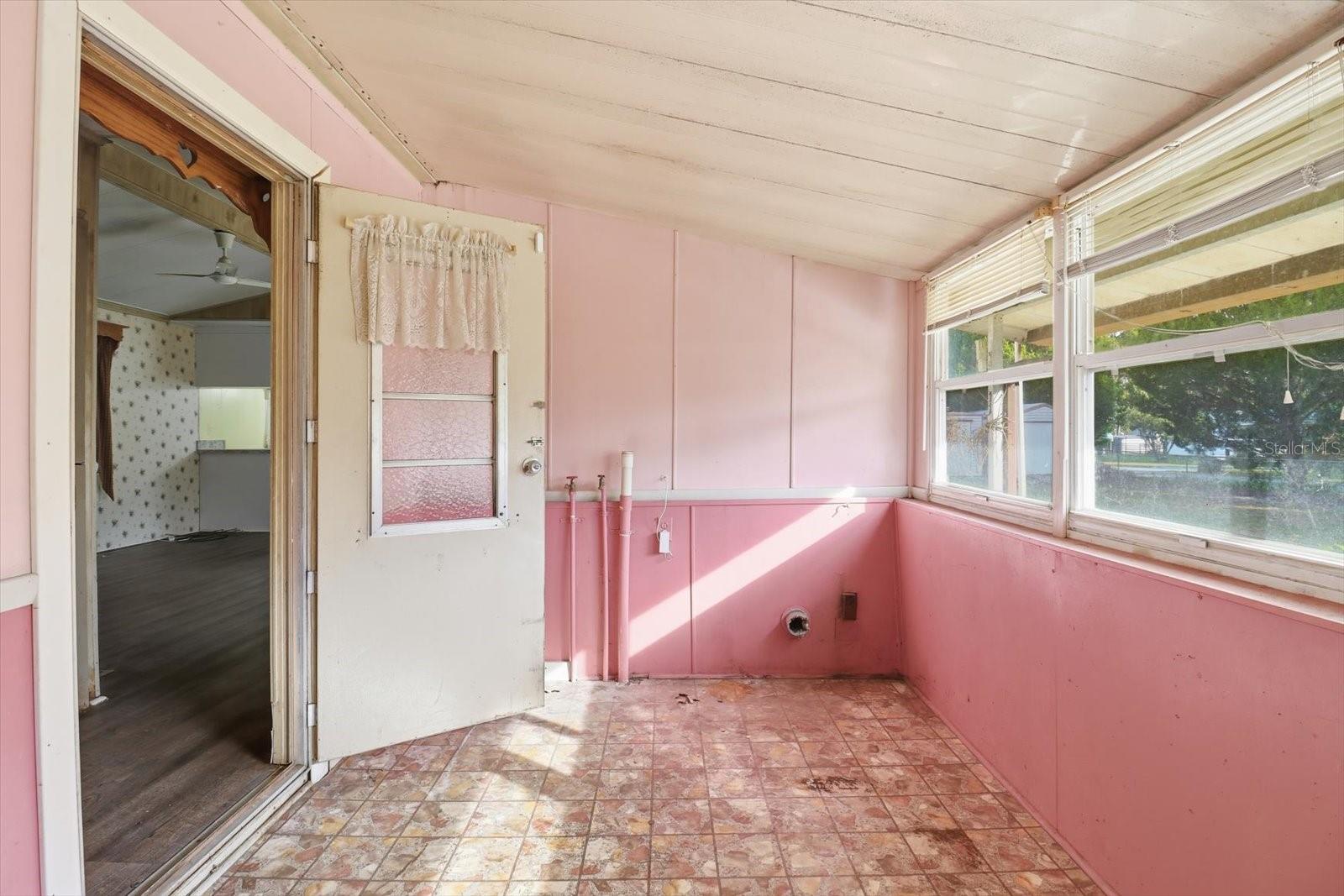 Image 30 of 41 For 939 Crystal Crest Terrace