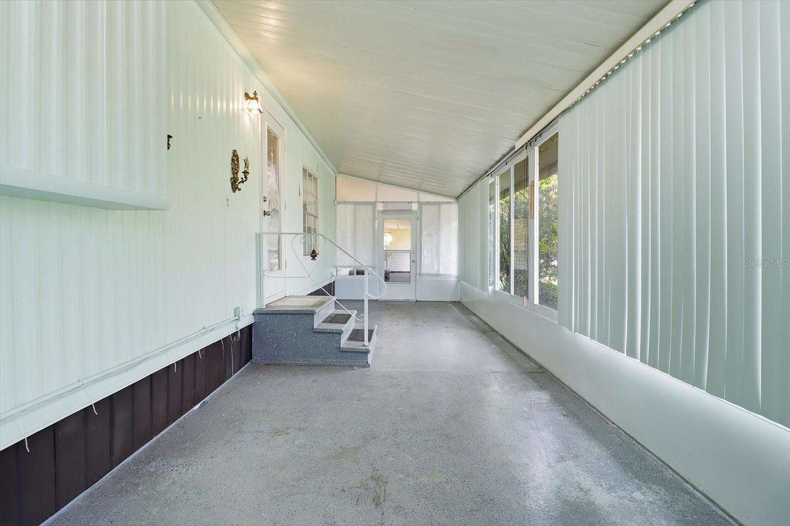 Image 32 of 41 For 939 Crystal Crest Terrace