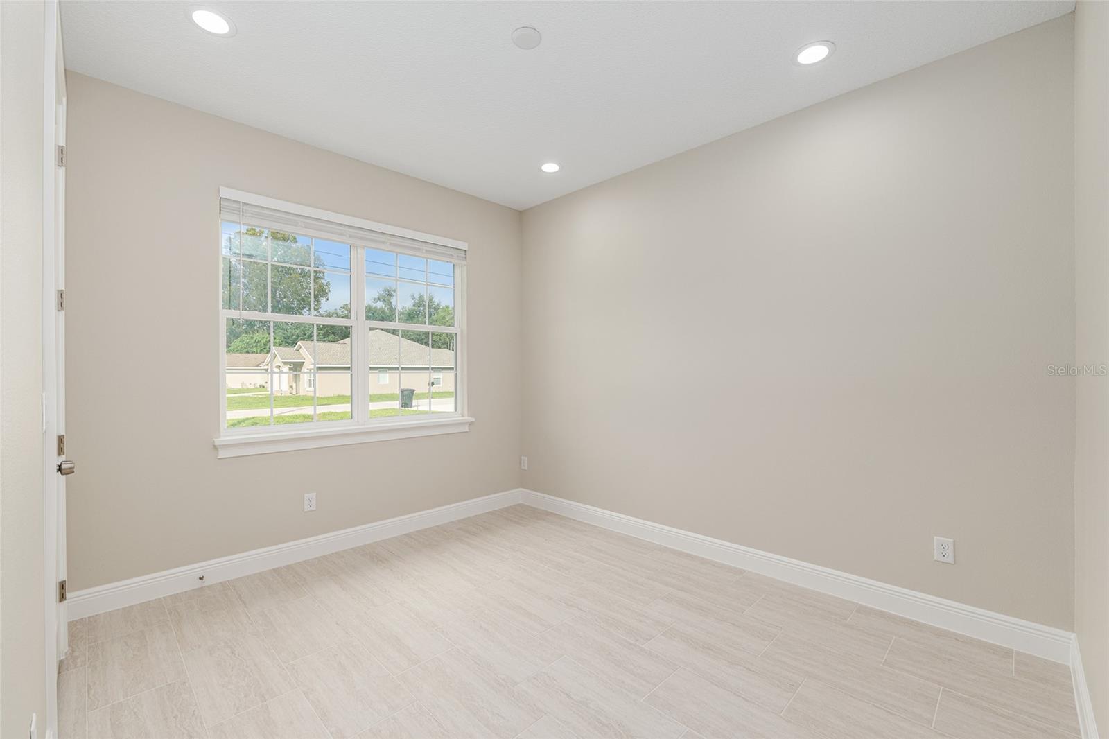 Image 28 of 55 For 13871 44th Avenue