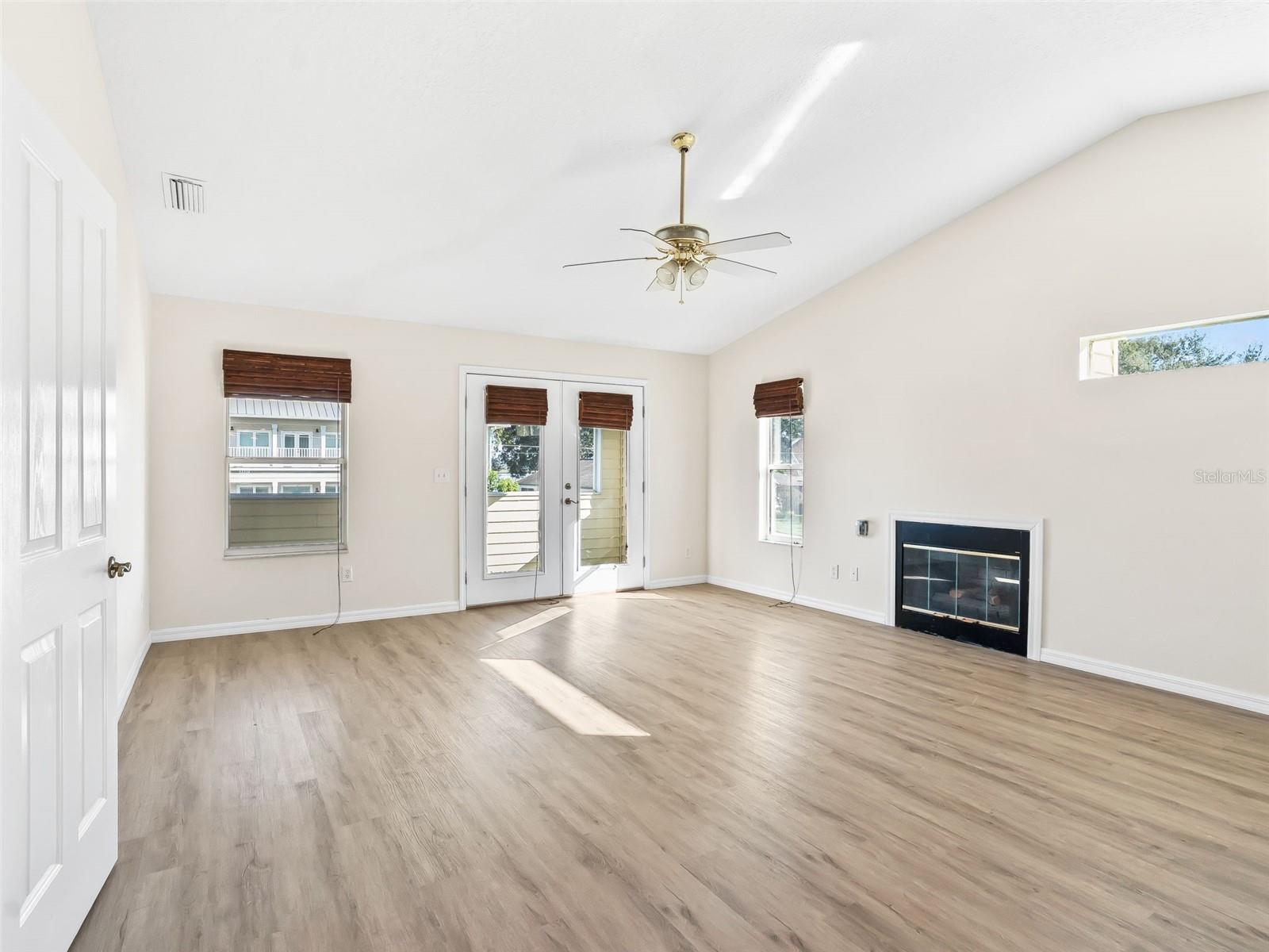 Image 16 of 32 For 10 Chinica Drive