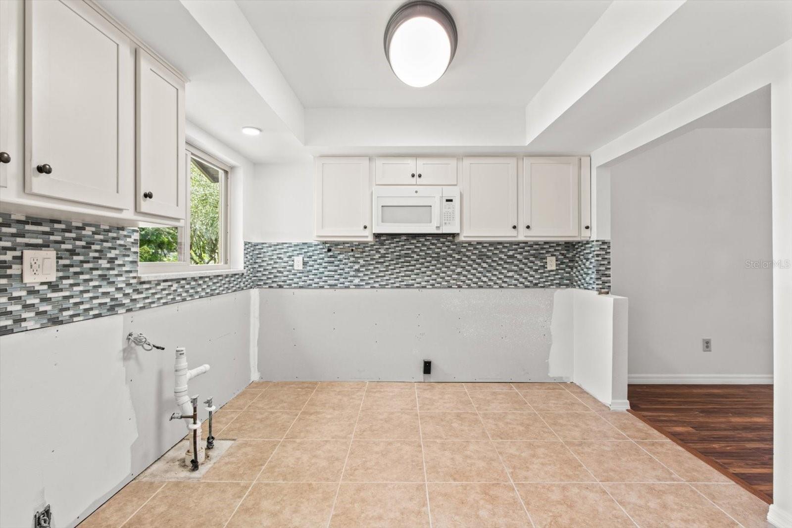 Image 11 of 58 For 11546 Clubview Drive