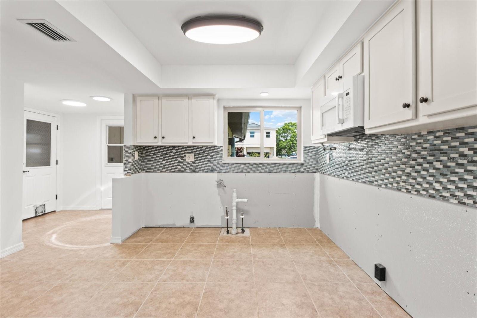 Image 12 of 58 For 11546 Clubview Drive