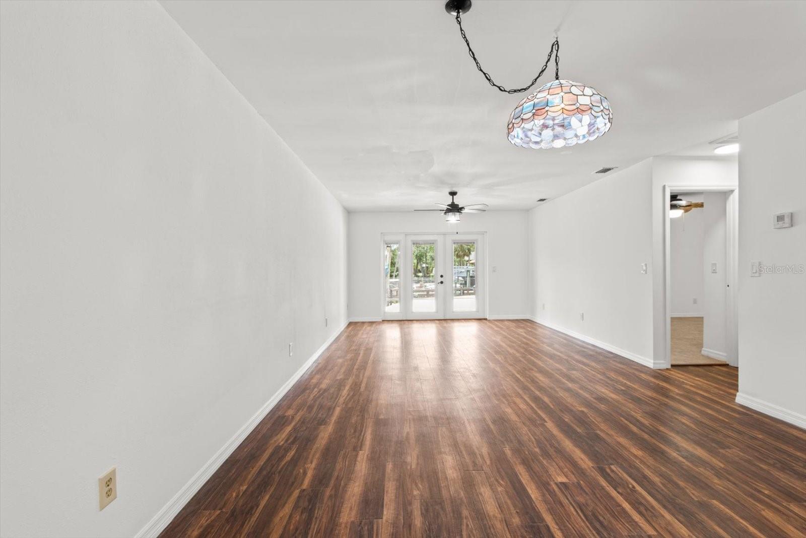 Image 15 of 58 For 11546 Clubview Drive