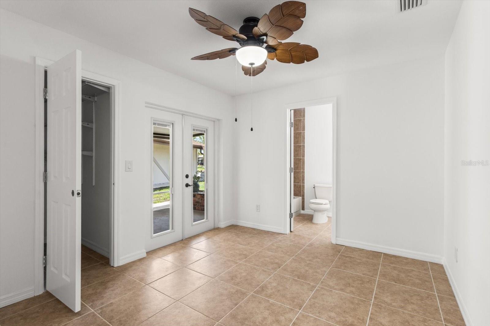 Image 17 of 58 For 11546 Clubview Drive